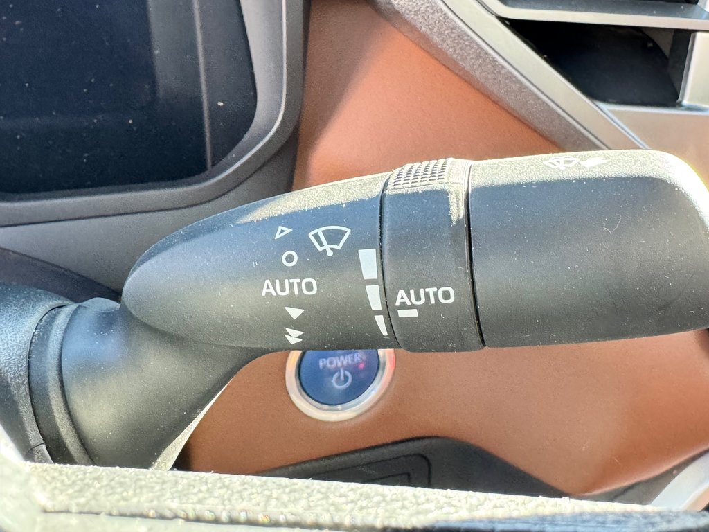 2023 Toyota Tundra PATINUM 1794 HYBRID / LIFT KIT / CHROME DELETE / PEA 200 000 km / SUSPENSION RENFORCI - BALLON / PNEUS NEUF KO3 in Thetford Mines, Quebec - 51 - w1024h768px