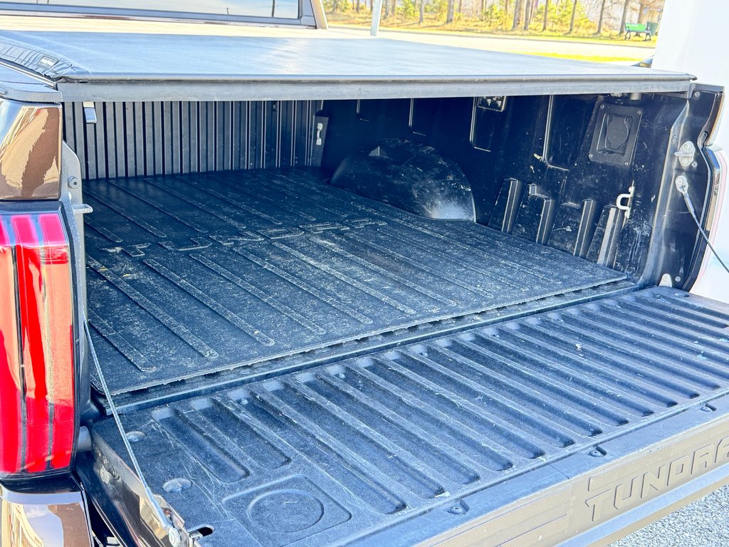 2023 Toyota Tundra PATINUM 1794 HYBRID / LIFT KIT / CHROME DELETE / PEA 200 000 km / SUSPENSION RENFORCI - BALLON / PNEUS NEUF KO3 in Thetford Mines, Quebec - 86 - w1024h768px