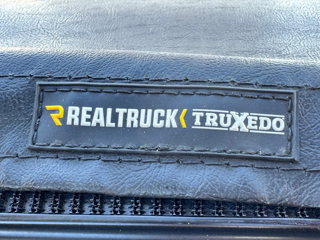 2023 Toyota Tundra PATINUM 1794 HYBRID / LIFT KIT / CHROME DELETE / PEA 200 000 km / SUSPENSION RENFORCI - BALLON / PNEUS NEUF KO3 in Thetford Mines, Quebec - 87 - w1024h768px