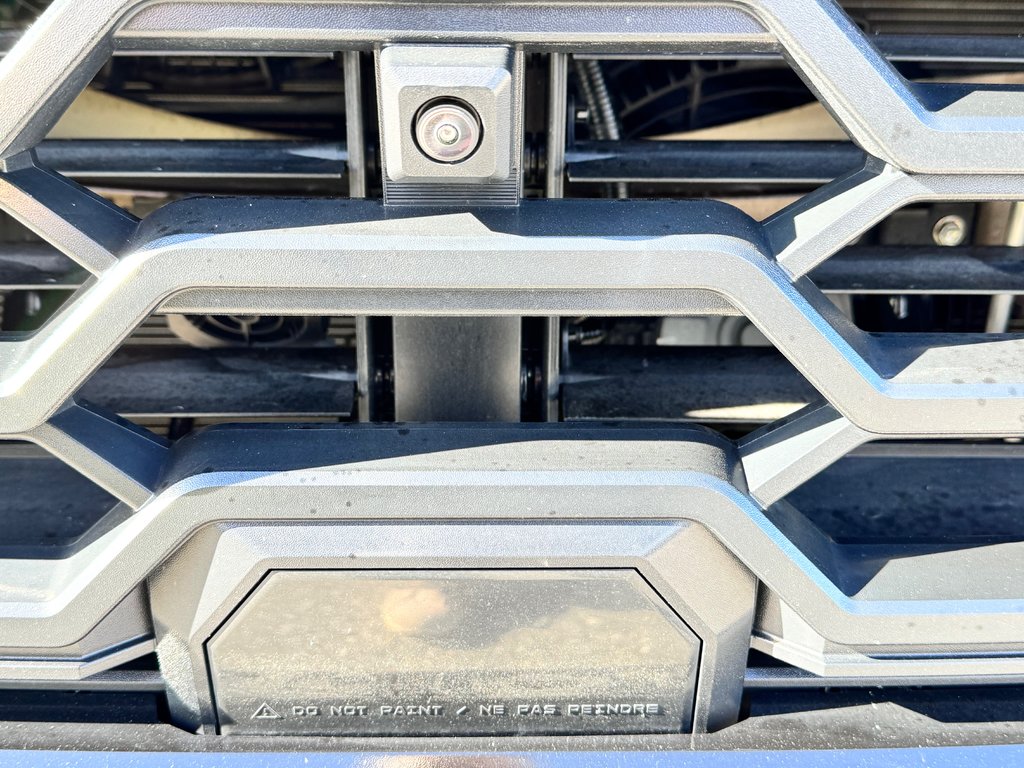 2023 Toyota Tundra PATINUM 1794 HYBRID / LIFT KIT / CHROME DELETE / PEA 200 000 km / SUSPENSION RENFORCI - BALLON / PNEUS NEUF KO3 in Thetford Mines, Quebec - 12 - w1024h768px