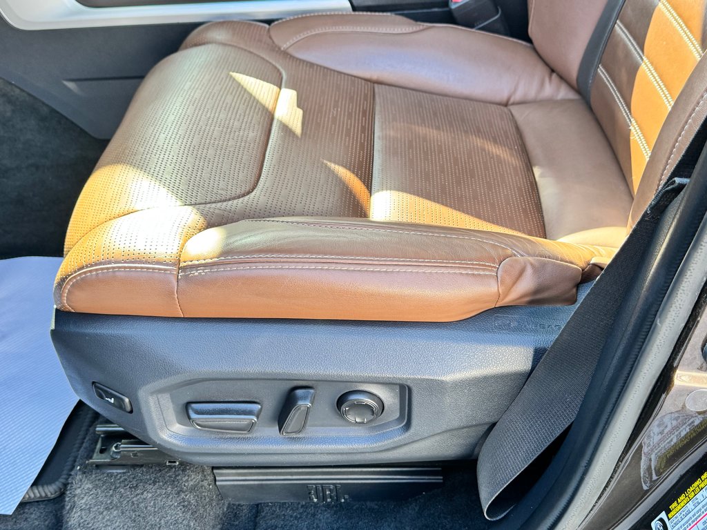 2023 Toyota Tundra PATINUM 1794 HYBRID / LIFT KIT / CHROME DELETE / PEA 200 000 km / SUSPENSION RENFORCI - BALLON / PNEUS NEUF KO3 in Thetford Mines, Quebec - 42 - w1024h768px