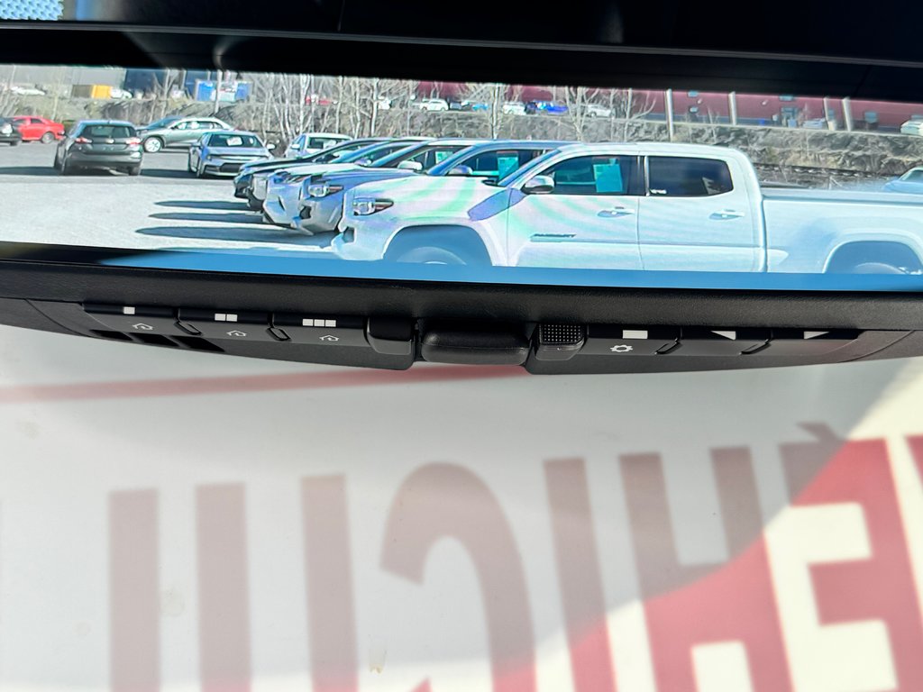 2023 Toyota Tundra PATINUM 1794 HYBRID / LIFT KIT / CHROME DELETE / PEA 200 000 km / SUSPENSION RENFORCI - BALLON / PNEUS NEUF KO3 in Thetford Mines, Quebec - 76 - w1024h768px