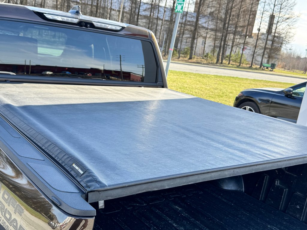 2023 Toyota Tundra PATINUM 1794 HYBRID / LIFT KIT / CHROME DELETE / PEA 200 000 km / SUSPENSION RENFORCI - BALLON / PNEUS NEUF KO3 in Thetford Mines, Quebec - 88 - w1024h768px