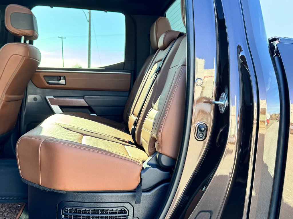 2023 Toyota Tundra PATINUM 1794 HYBRID / LIFT KIT / CHROME DELETE / PEA 200 000 km / SUSPENSION RENFORCI - BALLON / PNEUS NEUF KO3 in Thetford Mines, Quebec - 79 - w1024h768px