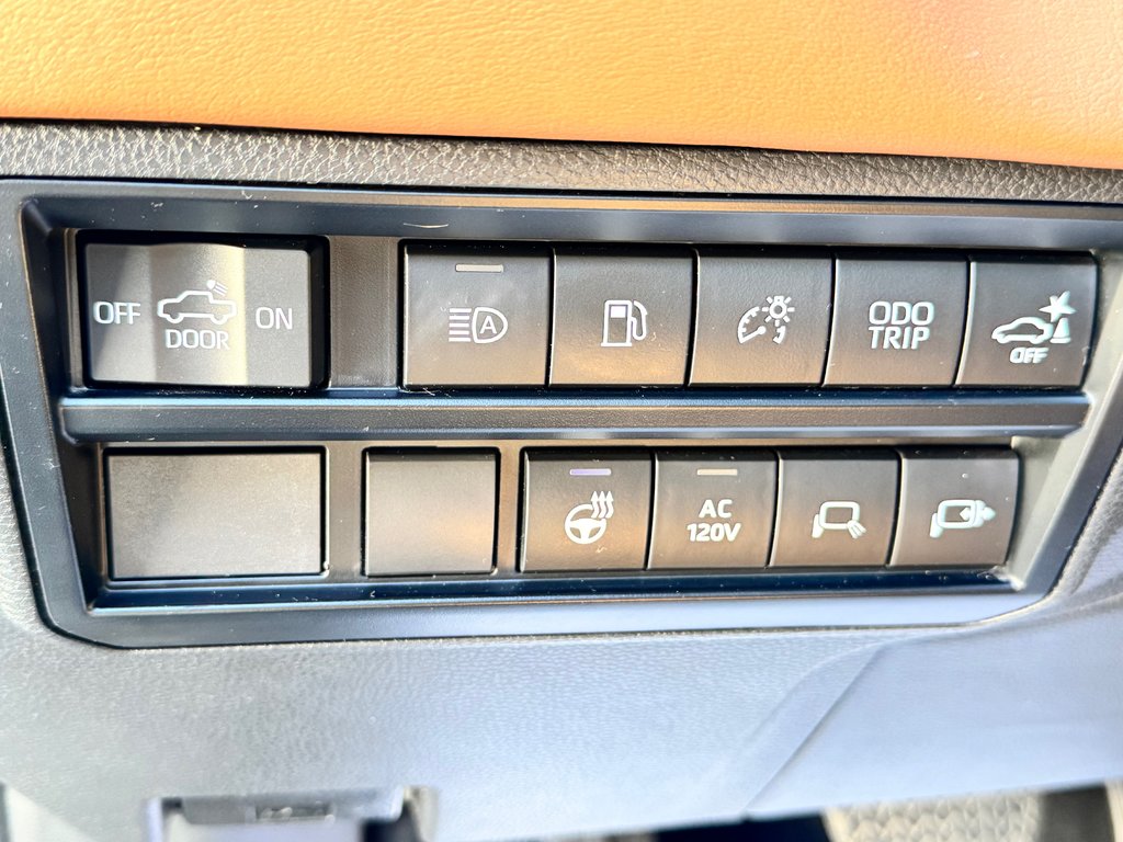 2023 Toyota Tundra PATINUM 1794 HYBRID / LIFT KIT / CHROME DELETE / PEA 200 000 km / SUSPENSION RENFORCI - BALLON / PNEUS NEUF KO3 in Thetford Mines, Quebec - 45 - w1024h768px