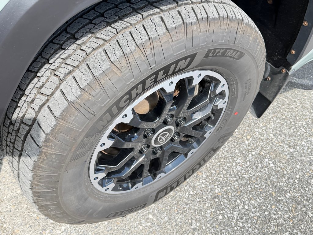 2023 Toyota Tundra TRD OFF ROAD / JAMAIS ACCIDENTE / IMPECCABLE / TOILE BOITE / EXHAUST TRD in Thetford Mines, Quebec - 15 - w1024h768px
