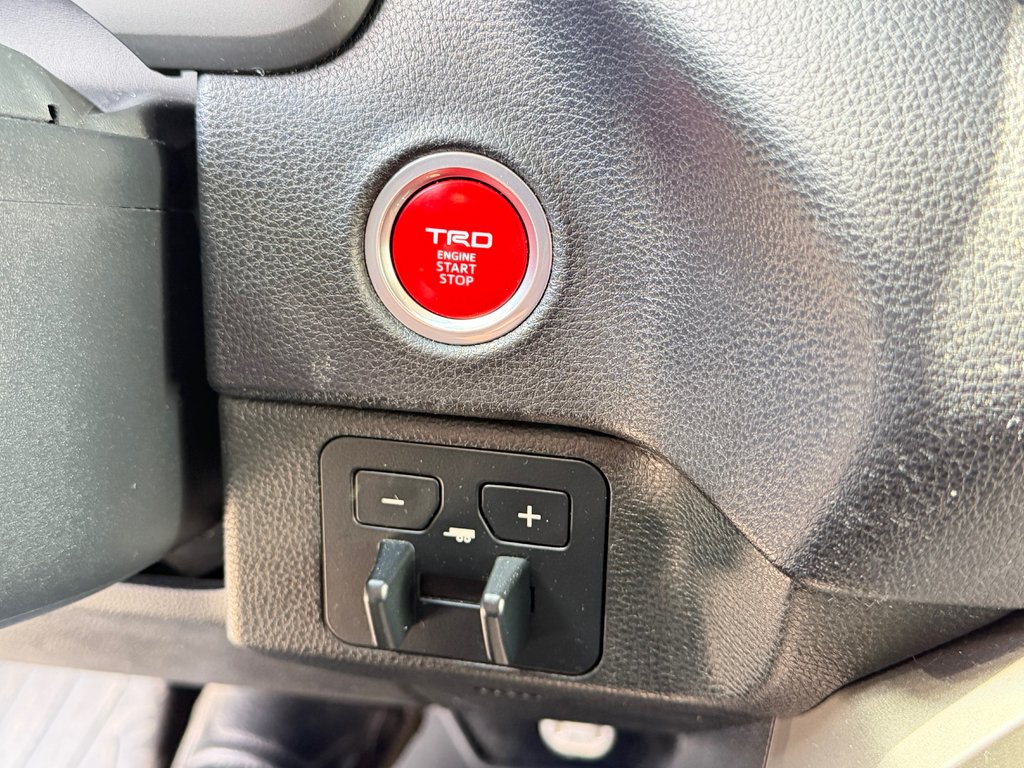 2023 Toyota Tundra TRD OFF ROAD / JAMAIS ACCIDENTE / IMPECCABLE / TOILE BOITE / EXHAUST TRD in Thetford Mines, Quebec - 46 - w1024h768px