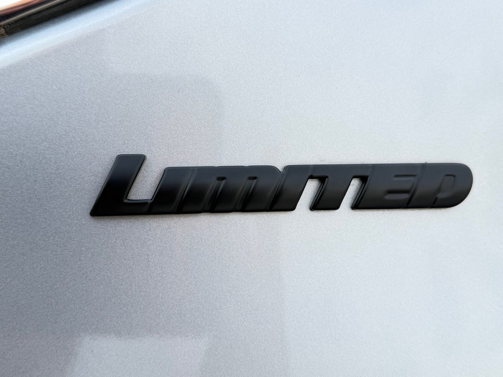 2023 Toyota Tundra LIMITED CREWMAX / PEA 28-08-27=100KM / in Thetford Mines, Quebec - 23 - w1024h768px