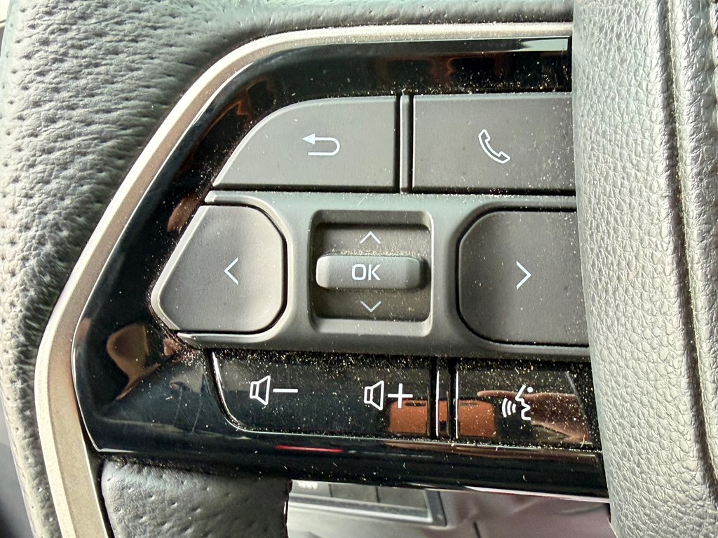 2023 Toyota Tundra LIMITED CREWMAX / PEA 28-08-27=100KM / in Thetford Mines, Quebec - 45 - w1024h768px
