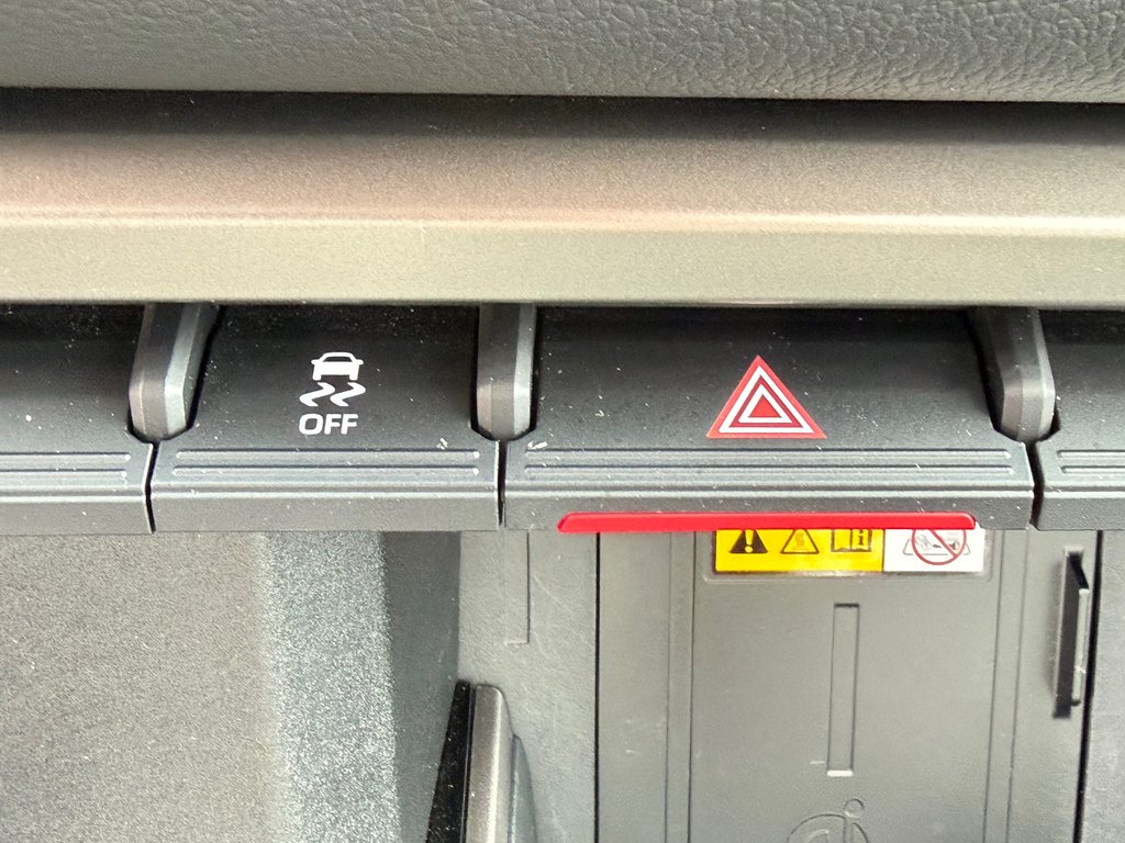 2023 Toyota Tundra LIMITED CREWMAX / PEA 28-08-27=100KM / in Thetford Mines, Quebec - 55 - w1024h768px