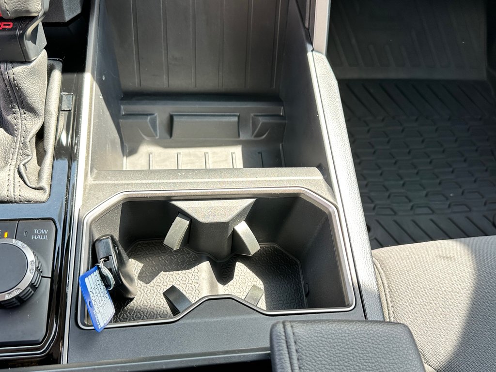 2024 Toyota Tundra CREWMAX / TRD SPORT / IMPECCABLE / TOILE BOITE / MARCHE PIED TOYOTA in Thetford Mines, Quebec - 45 - w1024h768px