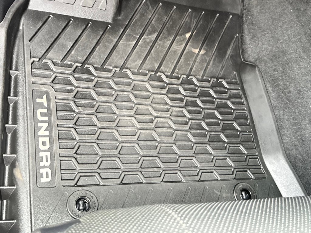 Toyota Tundra D-CAB 4X4 / 8 PIEDS WOW ! / PEA 21-03-31=160KM / 2024 à Thetford Mines, Québec - 39 - w1024h768px