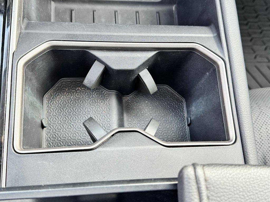 Toyota Tundra LIMITED NIGHTSHADE / CREWMAX BOITE 6.5 PIEDS / TOILE DE BOITE / JAMAIS ACCIDENTÉ 2024 à Thetford Mines, Québec - 56 - w1024h768px