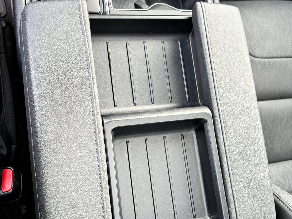 Toyota Tundra LIMITED NIGHTSHADE / CREWMAX BOITE 6.5 PIEDS / TOILE DE BOITE / JAMAIS ACCIDENTÉ 2024 à Thetford Mines, Québec - 58 - w1024h768px