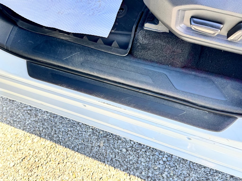 2024 Toyota Tundra LIMITED NIGHTSHADE / CREWMAX BOITE 6.5 PIEDS / TOILE DE BOITE / MARCHE-PIED in Thetford Mines, Quebec - 33 - w1024h768px