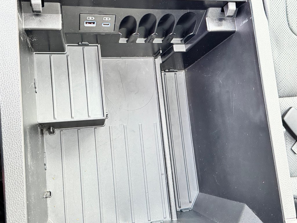 Toyota Tundra LIMITED NIGHTSHADE / CREWMAX BOITE 6.5 PIEDS / TOILE DE BOITE / JAMAIS ACCIDENTÉ 2024 à Thetford Mines, Québec - 60 - w1024h768px