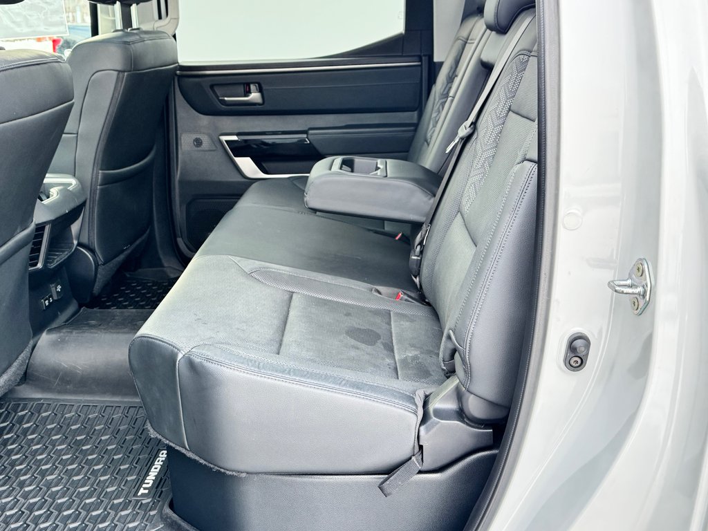 Toyota Tundra LIMITED NIGHTSHADE / CREWMAX BOITE 6.5 PIEDS / TOILE DE BOITE / JAMAIS ACCIDENTÉ 2024 à Thetford Mines, Québec - 69 - w1024h768px
