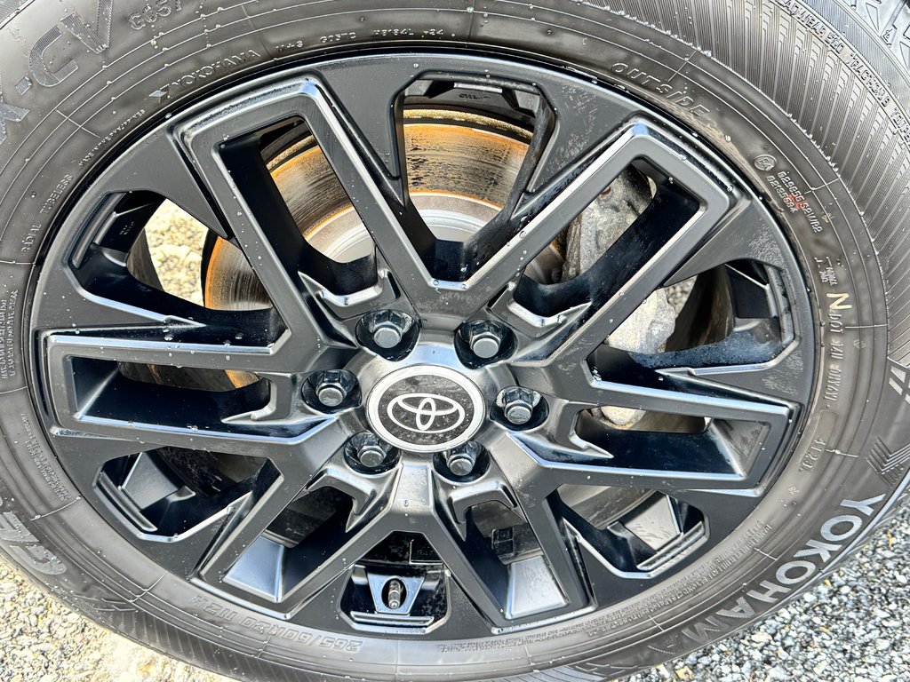 Toyota Tundra LIMITED NIGHTSHADE / CREWMAX BOITE 6.5 PIEDS / TOILE DE BOITE / JAMAIS ACCIDENTÉ 2024 à Thetford Mines, Québec - 17 - w1024h768px