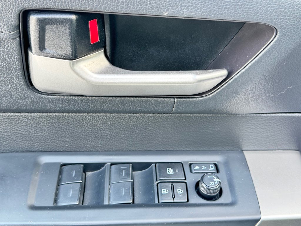 Toyota Tundra LIMITED NIGHTSHADE / CREWMAX BOITE 6.5 PIEDS / TOILE DE BOITE / JAMAIS ACCIDENTÉ 2024 à Thetford Mines, Québec - 32 - w1024h768px