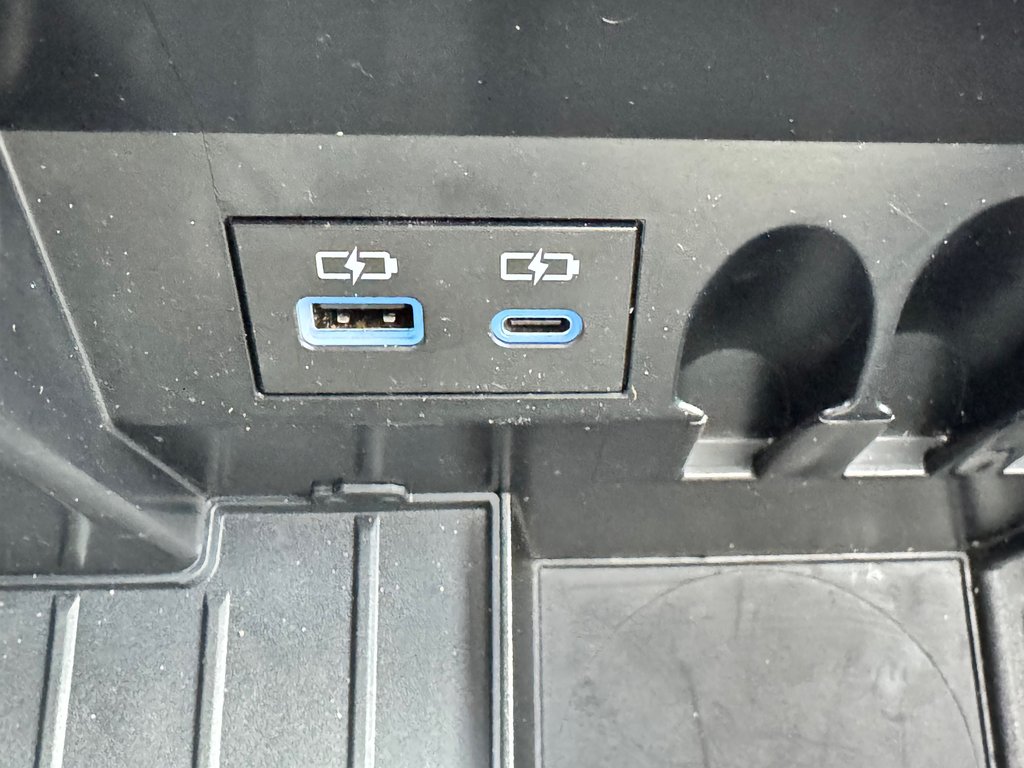 Toyota Tundra LIMITED NIGHTSHADE / CREWMAX BOITE 6.5 PIEDS / TOILE DE BOITE / JAMAIS ACCIDENTÉ 2024 à Thetford Mines, Québec - 61 - w1024h768px