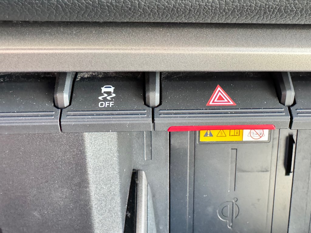 2024 Toyota Tundra LIMITED NIGHTSHADE / CREWMAX BOITE 6.5 PIEDS / TOILE DE BOITE / MARCHE-PIED in Thetford Mines, Quebec - 50 - w1024h768px