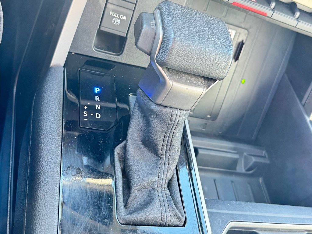 2024 Toyota Tundra LIMITED NIGHTSHADE / CREWMAX BOITE 6.5 PIEDS / TOILE DE BOITE / MARCHE-PIED in Thetford Mines, Quebec - 52 - w1024h768px