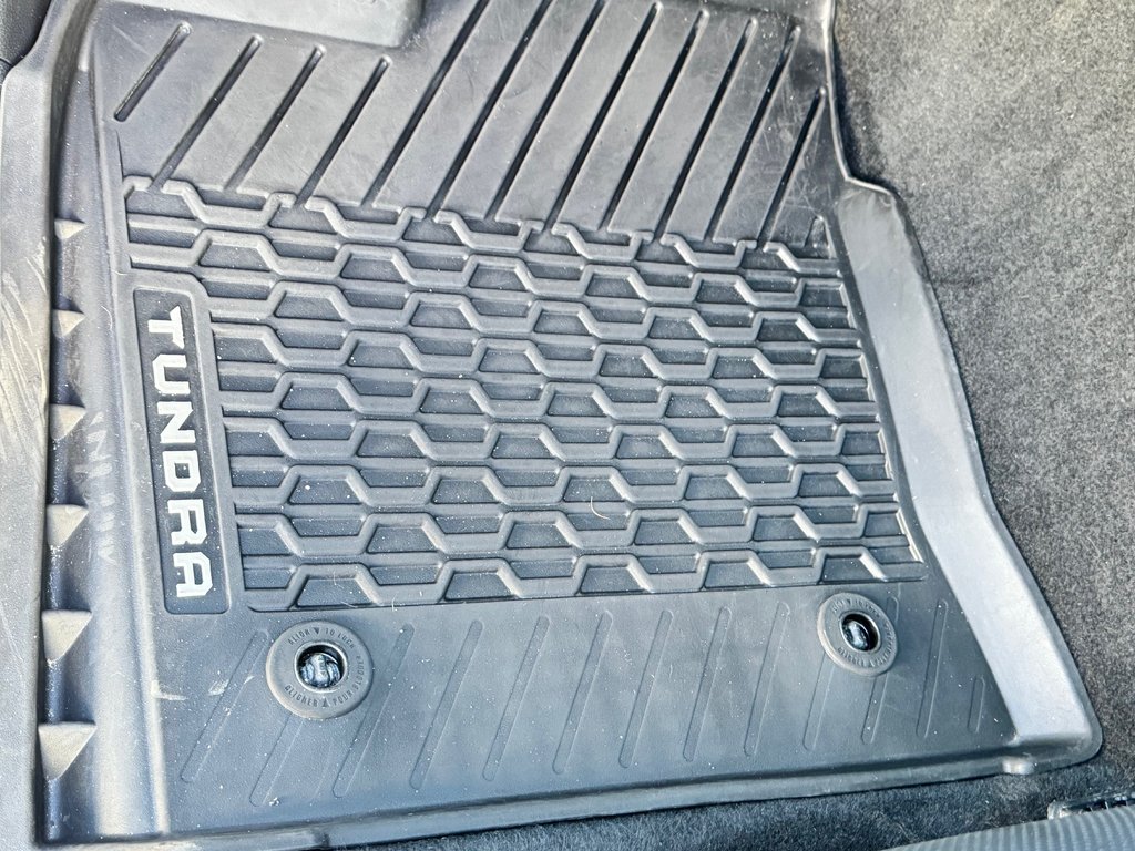 2024 Toyota Tundra LIMITED NIGHTSHADE / CREWMAX BOITE 6.5 PIEDS / TOILE DE BOITE / MARCHE-PIED in Thetford Mines, Quebec - 38 - w1024h768px