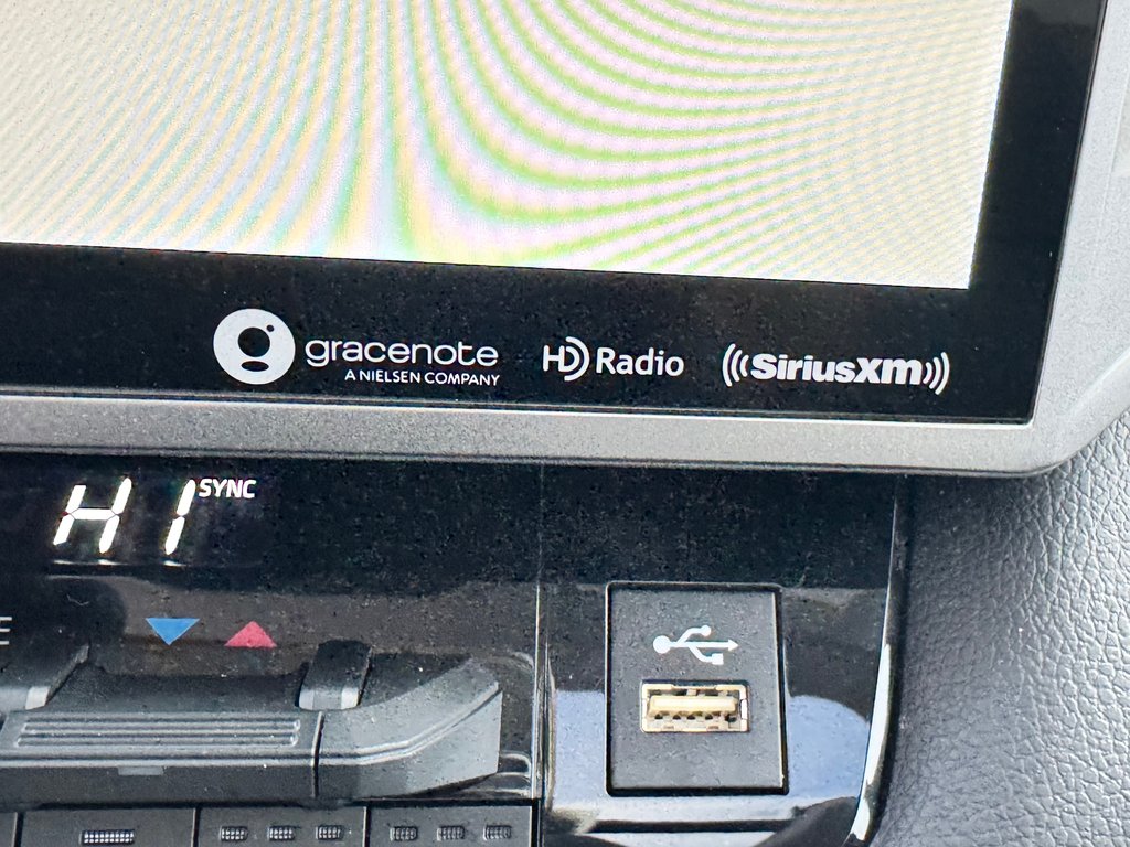 Toyota Tundra LIMITED NIGHTSHADE / CREWMAX BOITE 6.5 PIEDS / TOILE DE BOITE / JAMAIS ACCIDENTÉ 2024 à Thetford Mines, Québec - 50 - w1024h768px