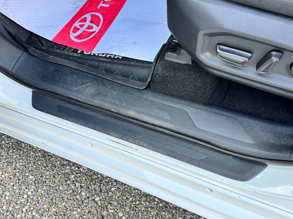 Toyota Tundra LIMITED NIGHTSHADE / CREWMAX BOITE 6.5 PIEDS / TOILE DE BOITE / JAMAIS ACCIDENTÉ 2024 à Thetford Mines, Québec - 36 - w1024h768px