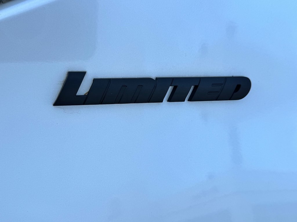 Toyota Tundra LIMITED NIGHTSHADE / CREWMAX BOITE 6.5 PIEDS / TOILE DE BOITE / JAMAIS ACCIDENTÉ 2024 à Thetford Mines, Québec - 23 - w1024h768px