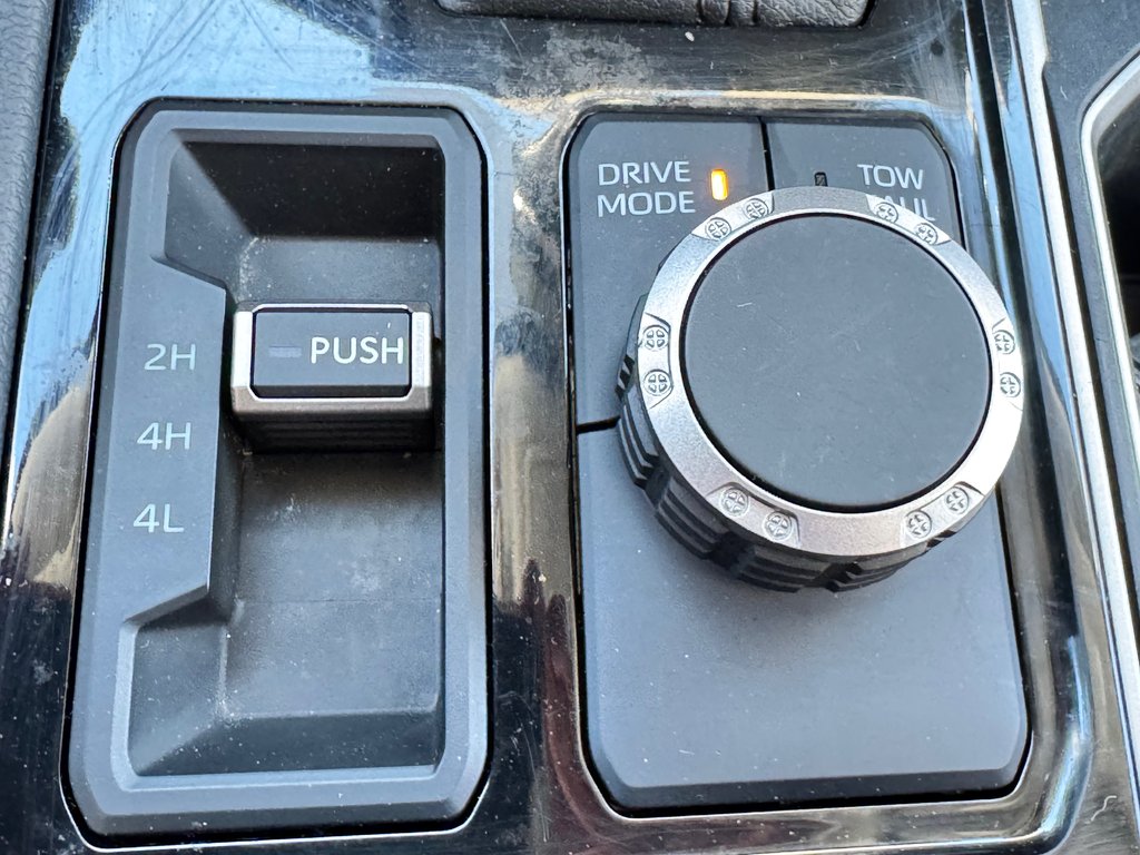 2024 Toyota Tundra LIMITED NIGHTSHADE / CREWMAX BOITE 6.5 PIEDS / TOILE DE BOITE / MARCHE-PIED in Thetford Mines, Quebec - 54 - w1024h768px