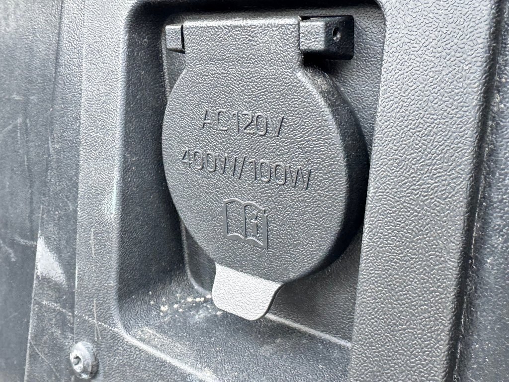 Toyota Tundra LIMITED NIGHTSHADE / CREWMAX BOITE 6.5 PIEDS / TOILE DE BOITE / JAMAIS ACCIDENTÉ 2024 à Thetford Mines, Québec - 78 - w1024h768px