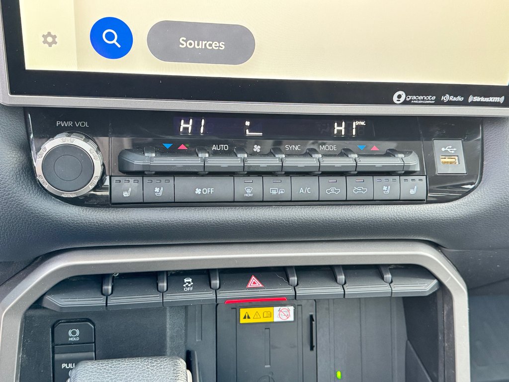 Toyota Tundra LIMITED NIGHTSHADE / CREWMAX BOITE 6.5 PIEDS / TOILE DE BOITE / JAMAIS ACCIDENTÉ 2024 à Thetford Mines, Québec - 51 - w1024h768px