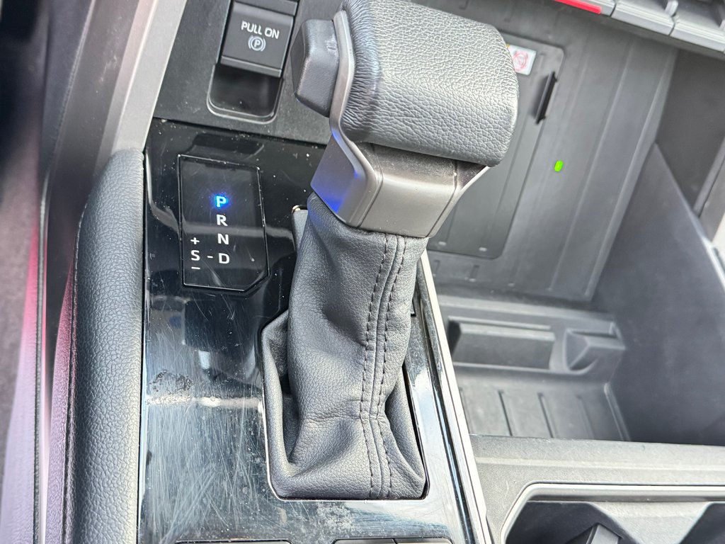 Toyota Tundra LIMITED NIGHTSHADE / CREWMAX BOITE 6.5 PIEDS / TOILE DE BOITE / JAMAIS ACCIDENTÉ 2024 à Thetford Mines, Québec - 54 - w1024h768px