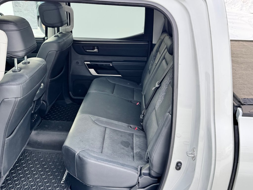 Toyota Tundra LIMITED NIGHTSHADE / CREWMAX BOITE 6.5 PIEDS / TOILE DE BOITE / JAMAIS ACCIDENTÉ 2024 à Thetford Mines, Québec - 67 - w1024h768px