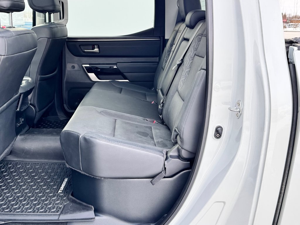 Toyota Tundra LIMITED NIGHTSHADE / CREWMAX BOITE 6.5 PIEDS / TOILE DE BOITE / JAMAIS ACCIDENTÉ 2024 à Thetford Mines, Québec - 68 - w1024h768px