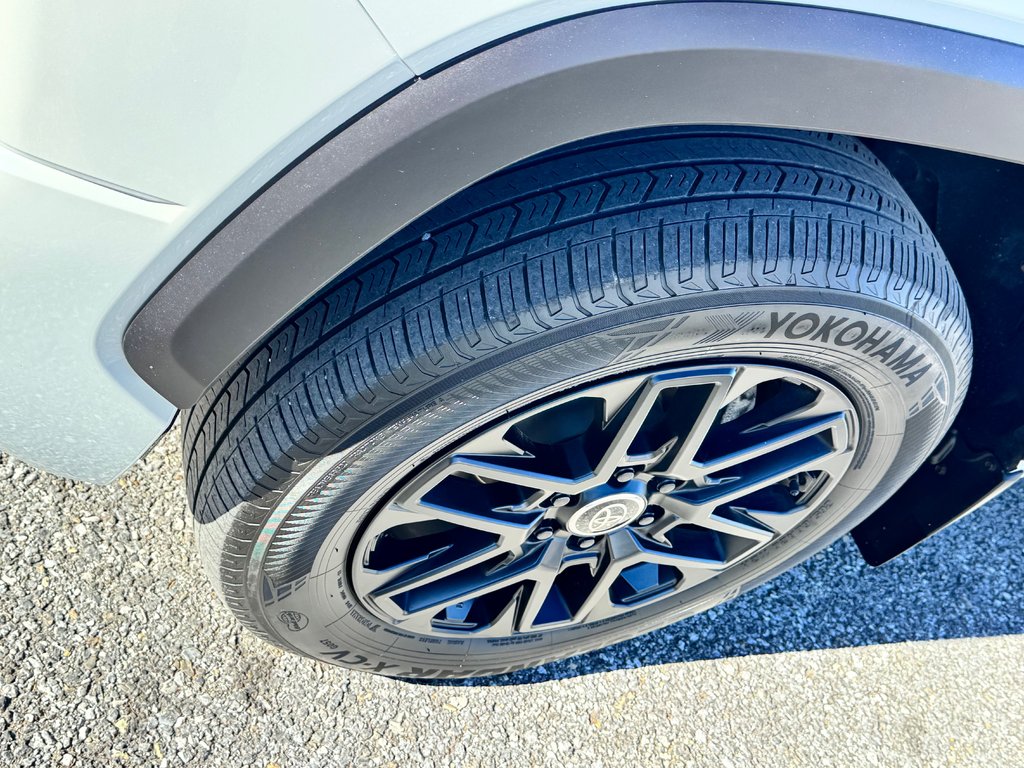 2024 Toyota Tundra LIMITED NIGHTSHADE / CREWMAX BOITE 6.5 PIEDS / TOILE DE BOITE / MARCHE-PIED in Thetford Mines, Quebec - 15 - w1024h768px