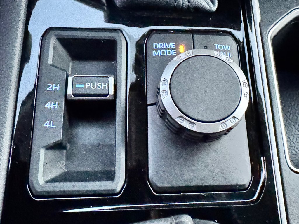 2024 Toyota Tundra LIMITED NIGHTSHADE / CREWMAX / TOILE BOITE / MARCHE PIED in Thetford Mines, Quebec - 48 - w1024h768px