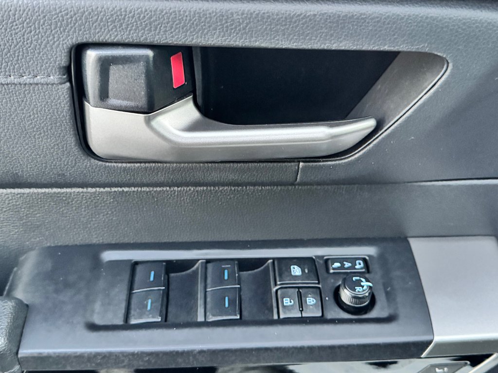 2024 Toyota Tundra LIMITED NIGHTSHADE / CREWMAX / TOILE BOITE / MARCHE PIED in Thetford Mines, Quebec - 29 - w1024h768px
