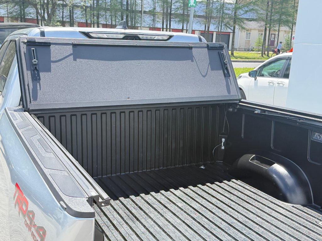 2024 Toyota Tundra TRD LIMITED HYBRIDE / 1 PROPRIO / JAMAIS ACCIDENTÉ /  PEA 01-08-28=100km / in Thetford Mines, Quebec - 83 - w1024h768px