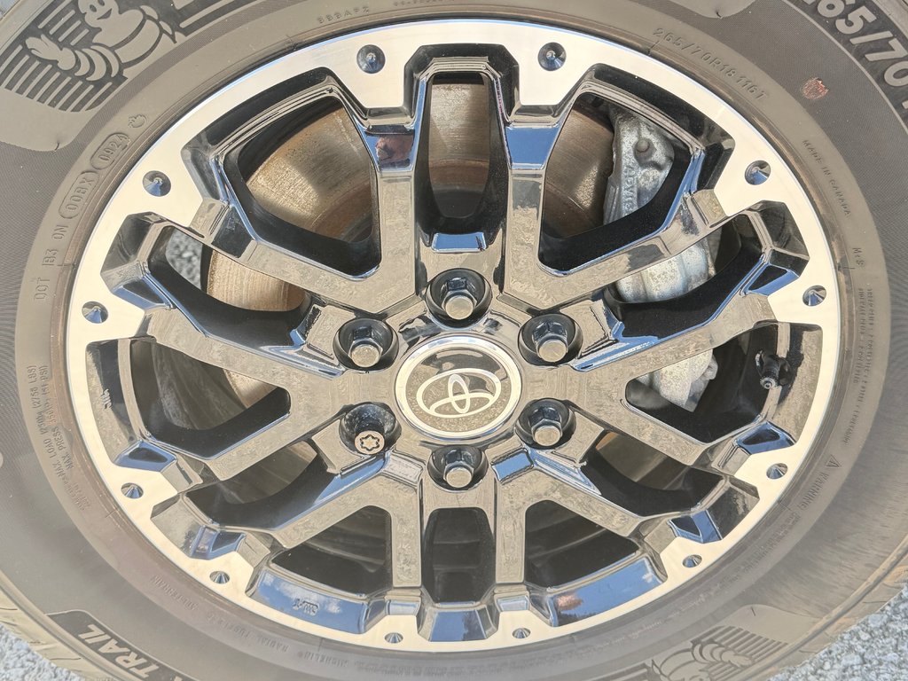 2024 Toyota Tundra TRD LIMITED HYBRIDE / 1 PROPRIO / JAMAIS ACCIDENTÉ /  PEA 01-08-28=100km / in Thetford Mines, Quebec - 18 - w1024h768px
