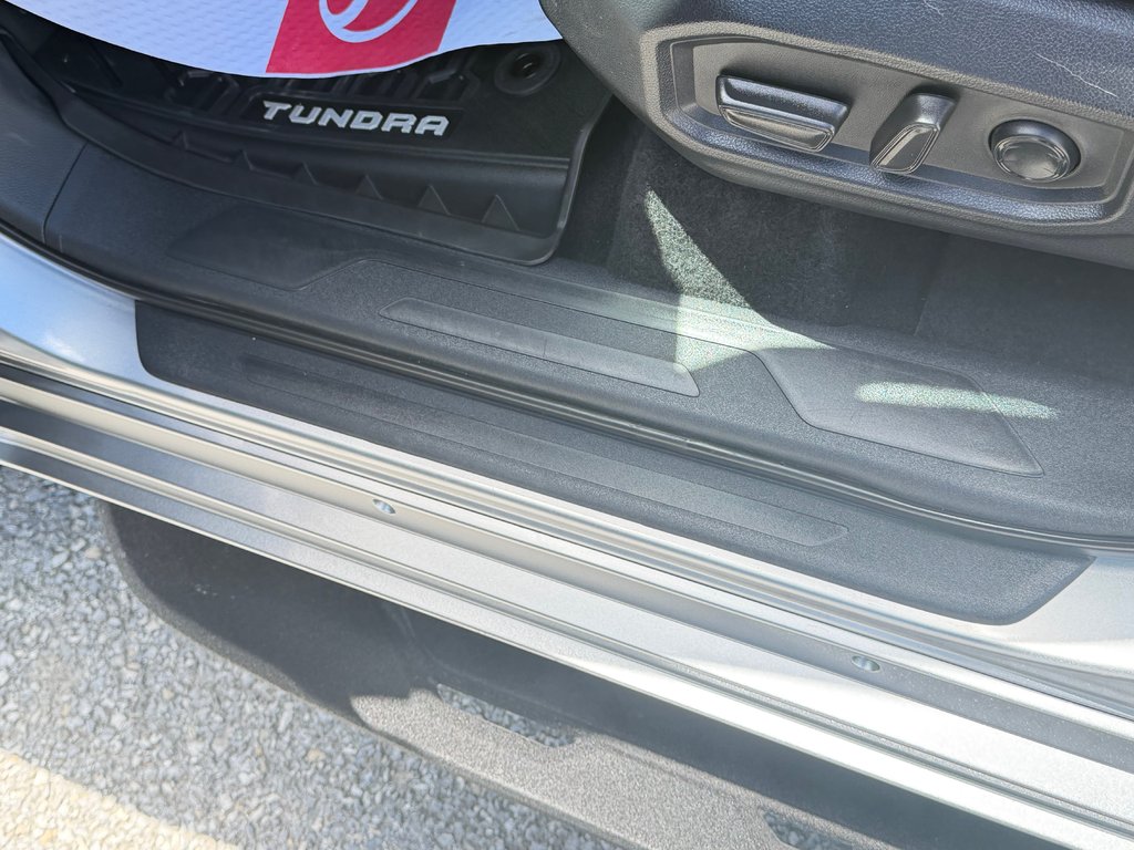 2024 Toyota Tundra TRD LIMITED HYBRIDE / 1 PROPRIO / JAMAIS ACCIDENTÉ /  PEA 01-08-28=100km / in Thetford Mines, Quebec - 43 - w1024h768px