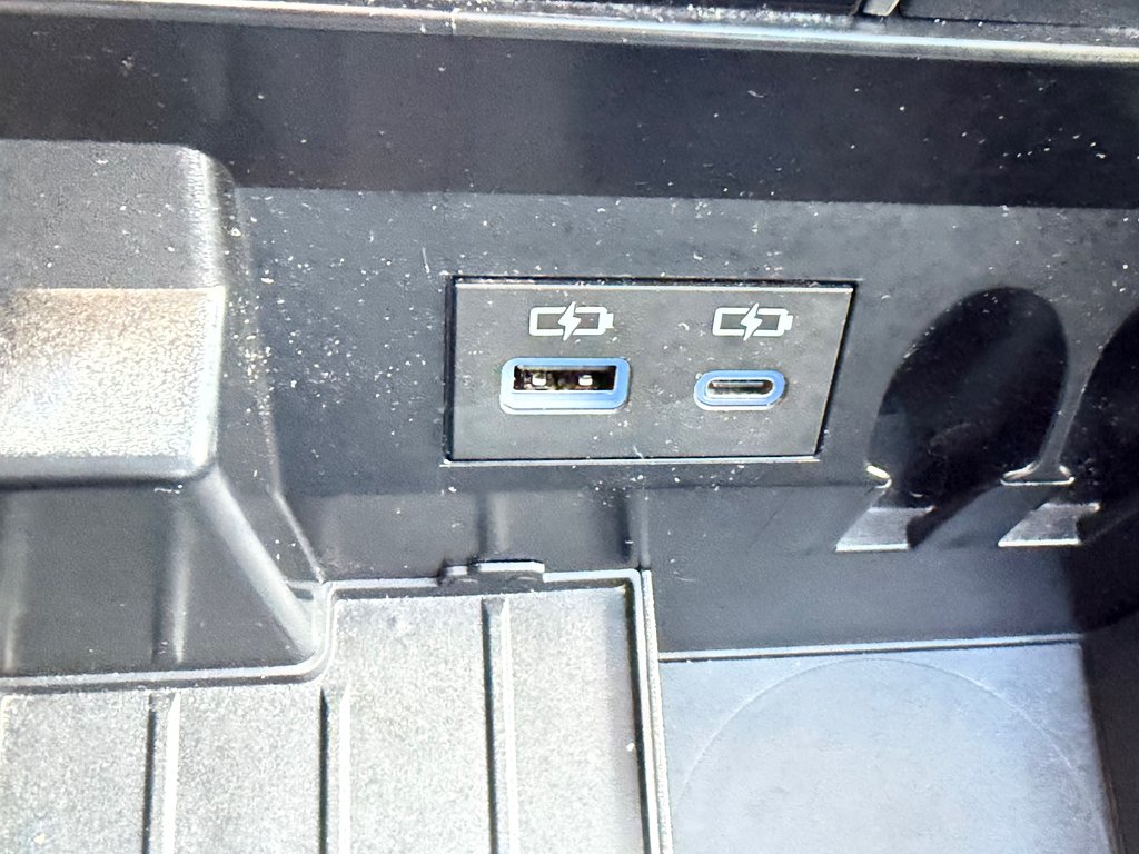 2024 Toyota Tundra TRD LIMITED HYBRIDE / 1 PROPRIO / JAMAIS ACCIDENTÉ /  PEA 01-08-28=100km / in Thetford Mines, Quebec - 67 - w1024h768px