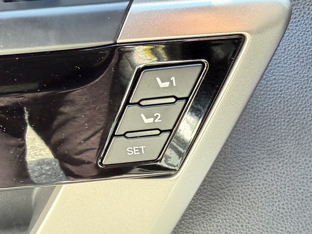 2024 Toyota Tundra TRD LIMITED HYBRIDE / 1 PROPRIO / JAMAIS ACCIDENTÉ /  PEA 01-08-28=100km / in Thetford Mines, Quebec - 41 - w1024h768px