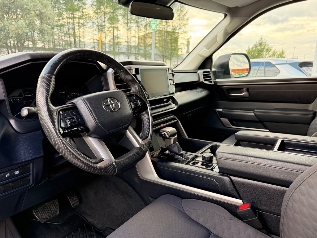 Toyota Tundra SR5 / DOUBLECAB / MAGS + PNEUS HORS ROUTE / 2024 à Thetford Mines, Québec - 19 - w1024h768px