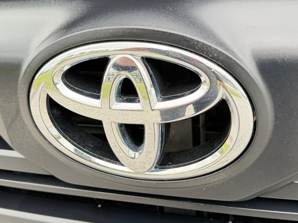 2024 Toyota Tundra SR5 / DOUBLECAB / MAGS + PNEUS HORS ROUTE / in Thetford Mines, Quebec - 12 - w1024h768px