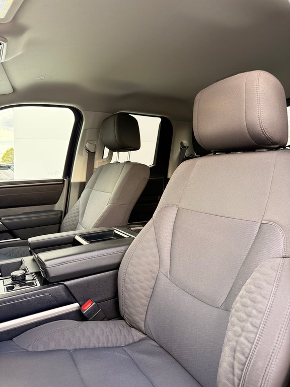 Toyota Tundra SR5 / DOUBLECAB / MAGS + PNEUS HORS ROUTE / 2024 à Thetford Mines, Québec - 20 - w1024h768px