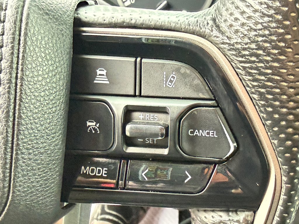 2024 Toyota Tundra SR5 / DOUBLECAB / MAGS + PNEUS HORS ROUTE / in Thetford Mines, Quebec - 38 - w1024h768px
