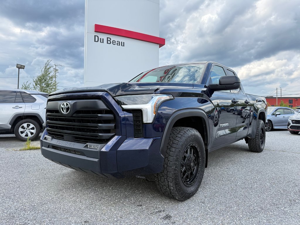 Toyota Tundra SR5 / DOUBLECAB / MAGS + PNEUS HORS ROUTE / 2024 à Thetford Mines, Québec - 1 - w1024h768px