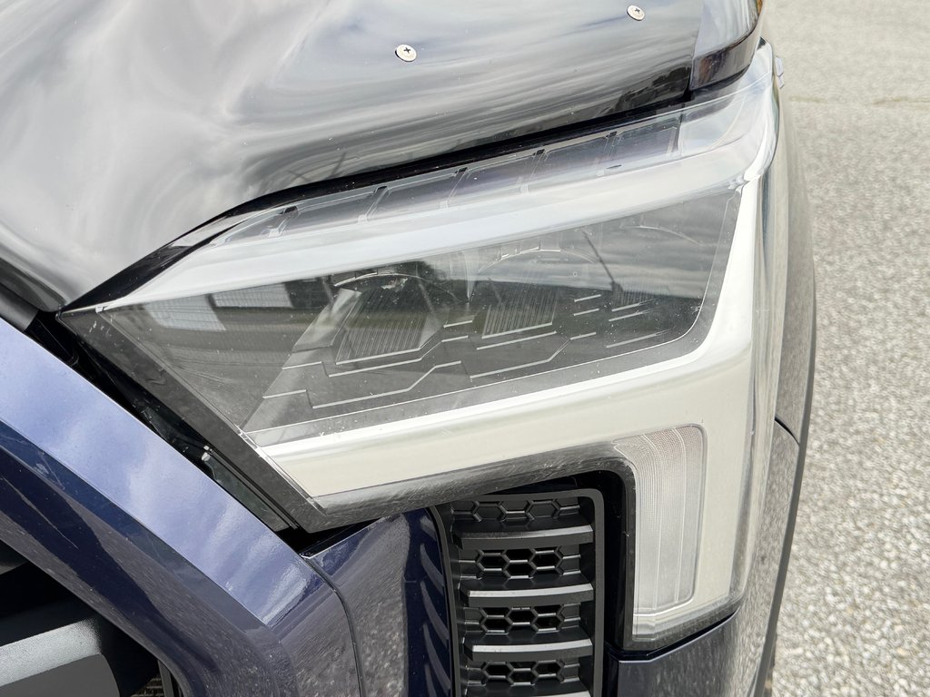 2024 Toyota Tundra SR5 / DOUBLECAB / MAGS + PNEUS HORS ROUTE / in Thetford Mines, Quebec - 10 - w1024h768px
